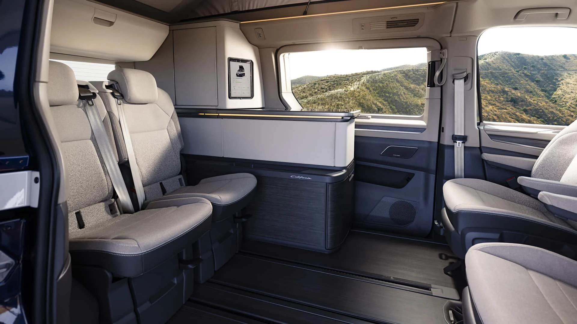 VW California Ocean T7 2026 czarny camper